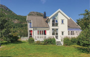 Nice home in Farsund w/ WiFi and 5 Bedrooms